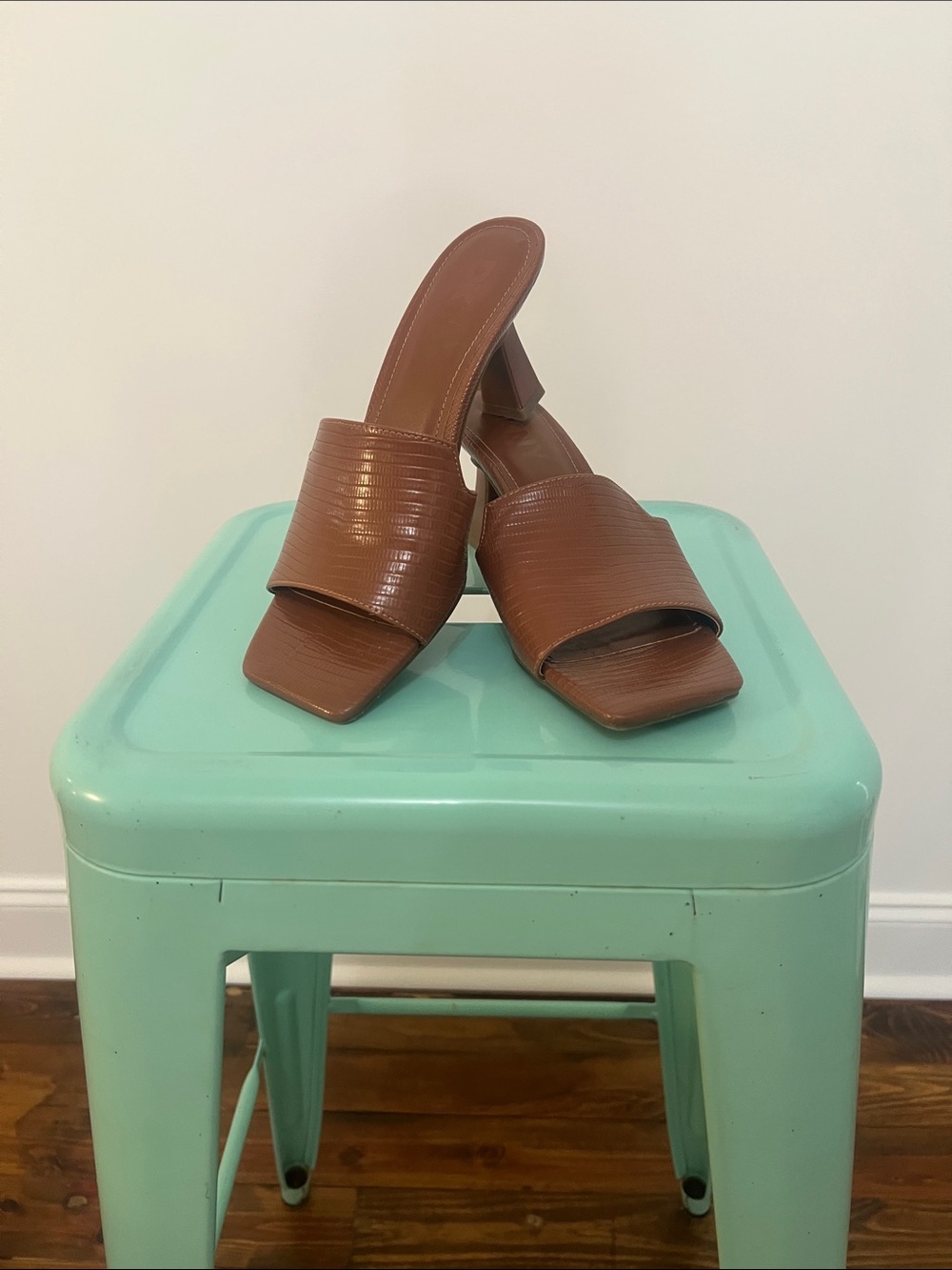 DKNY Brown Lizard-Texture Square-Toe Slide Heels